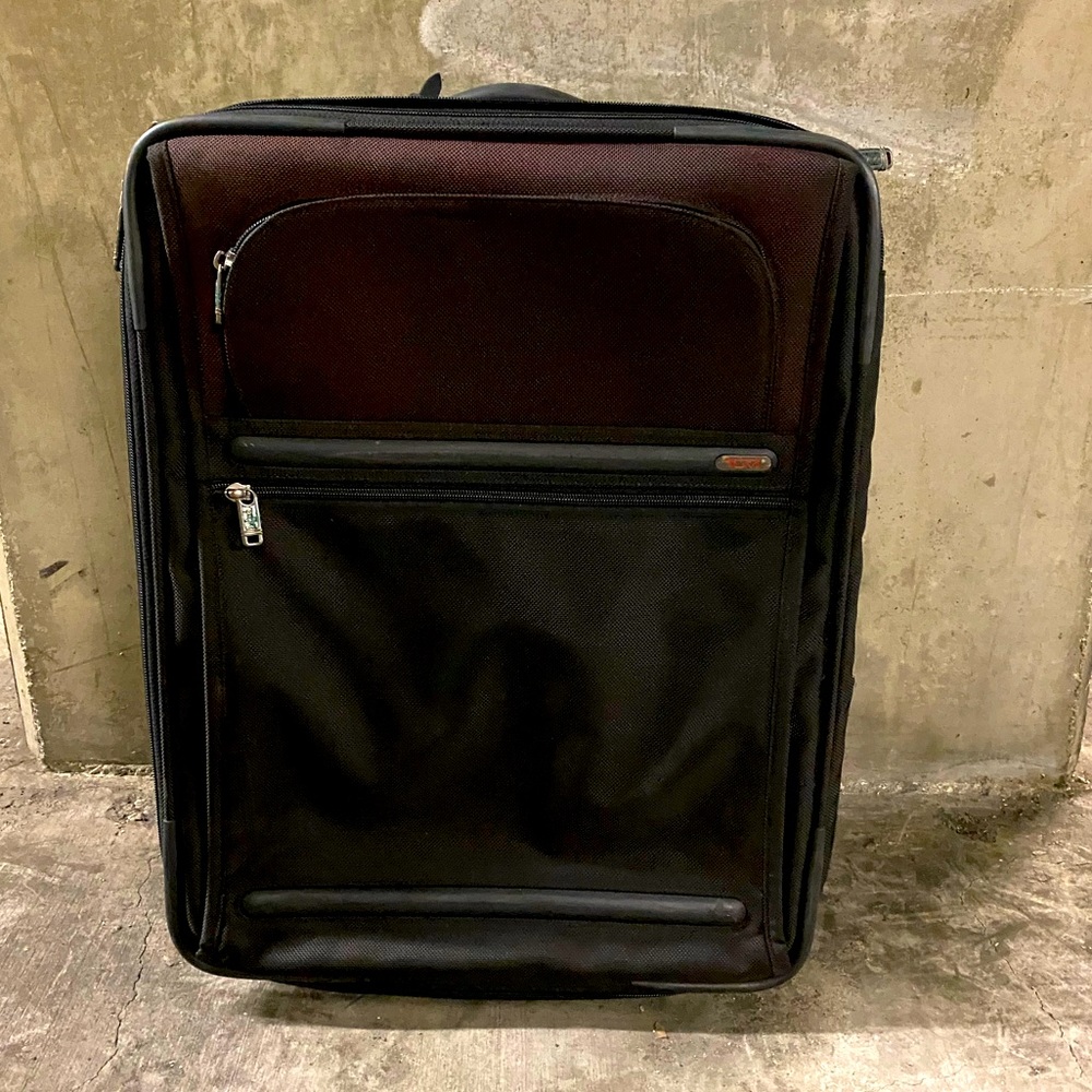 TUMI Carry On Luggage - Picture 1 of 12